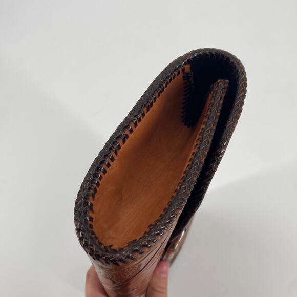 Vintage La Verne Tooled Leather Bakelite clutch - Picture 5 of 8